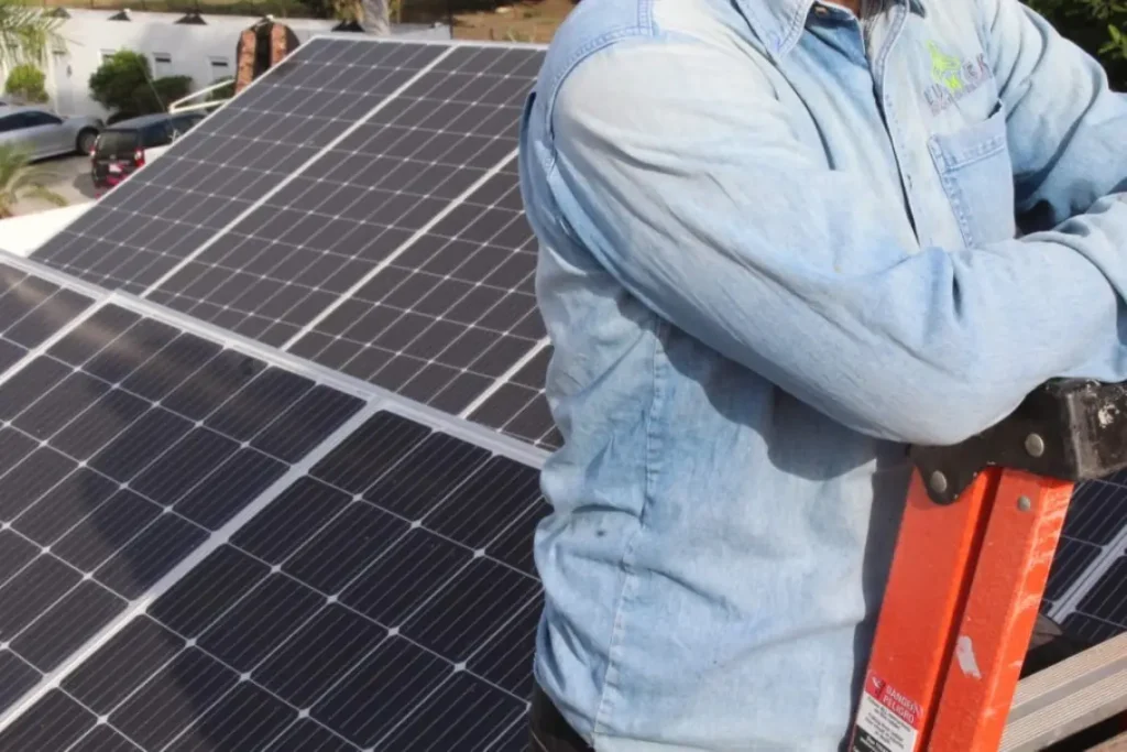 ¿Cuales son los beneficios para el medio ambiente al instalar paneles solares?